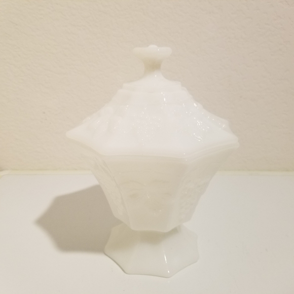 Vintage Milk Glass Candy Bowl with Lid, Pedestal Candy Dish Grapevines Decor - Picture 6 of 10